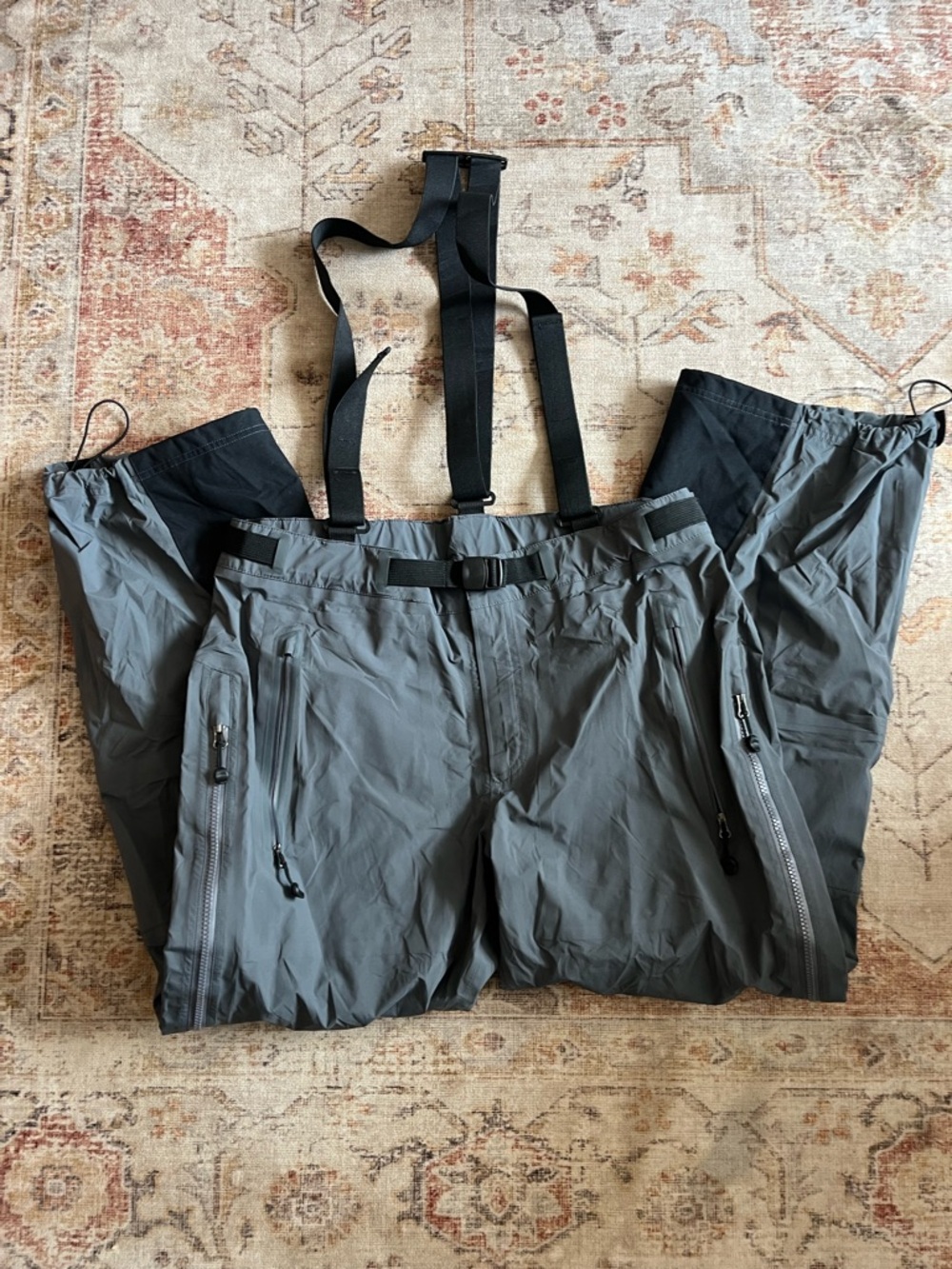 L.L. Bean Men's Gray Shell Snow/Ski Pants with Suspenders